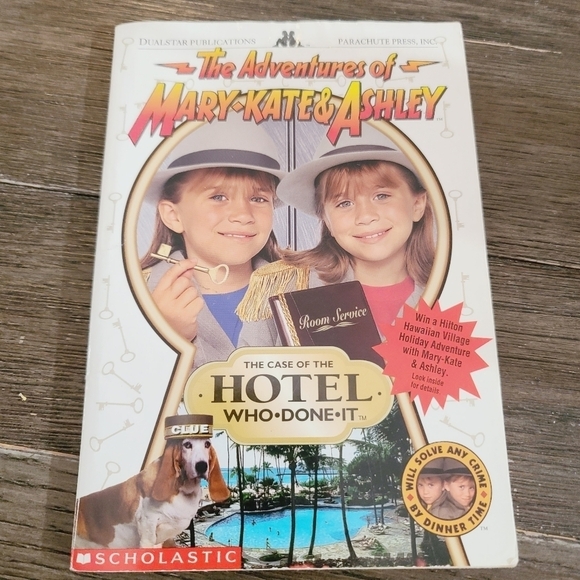 Vintage 90s The Adventures of Mary-Kate & Ashley Olsen Twins Book - Picture 1 of 7